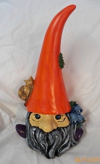 gnome with orange hat
