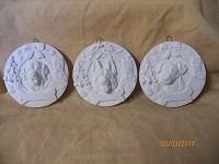 3 dog ornaments in set 1