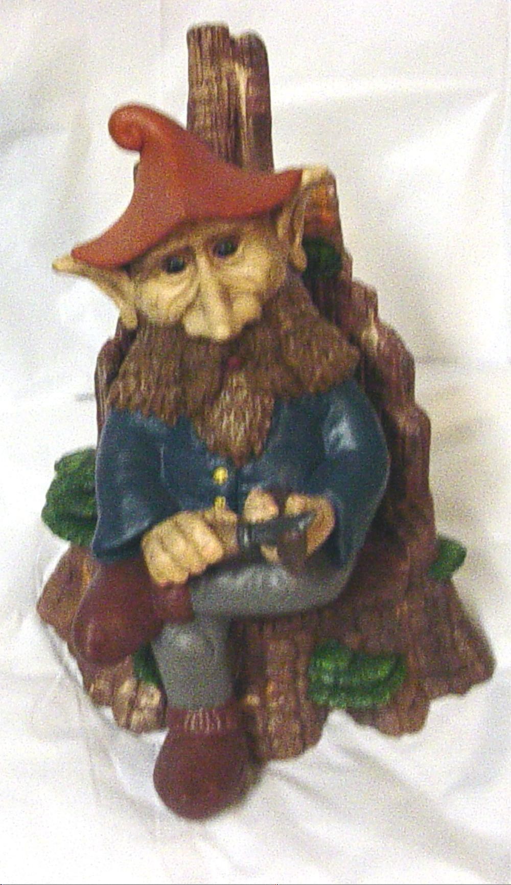 gnome carving wood