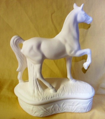 standing horse for box